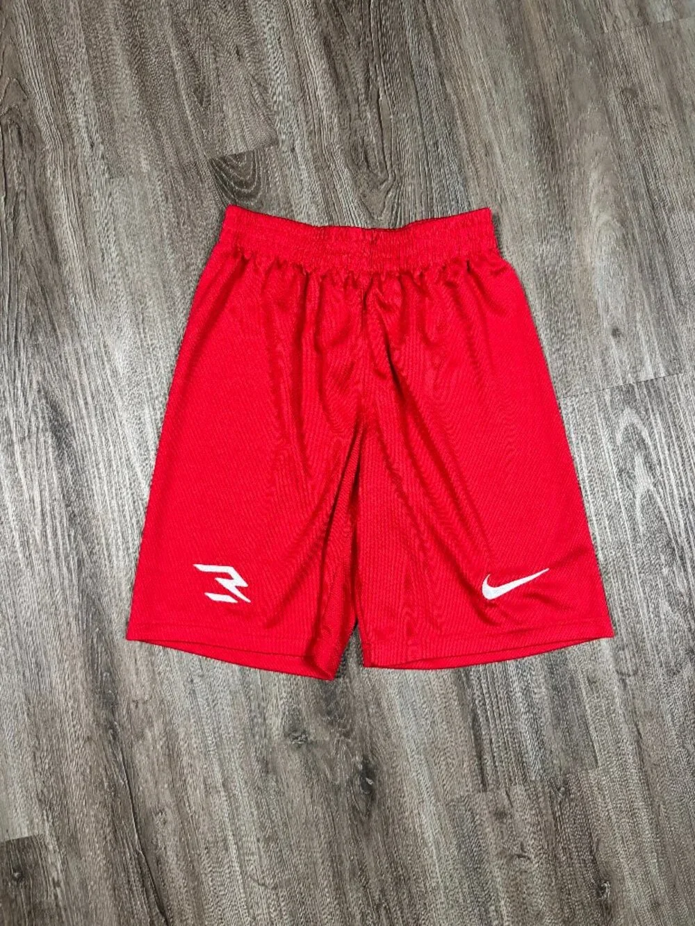 Nike 3BRAND by Russell Wilson Boys Red Mesh Basketball Shorts M (10-12 YRS)